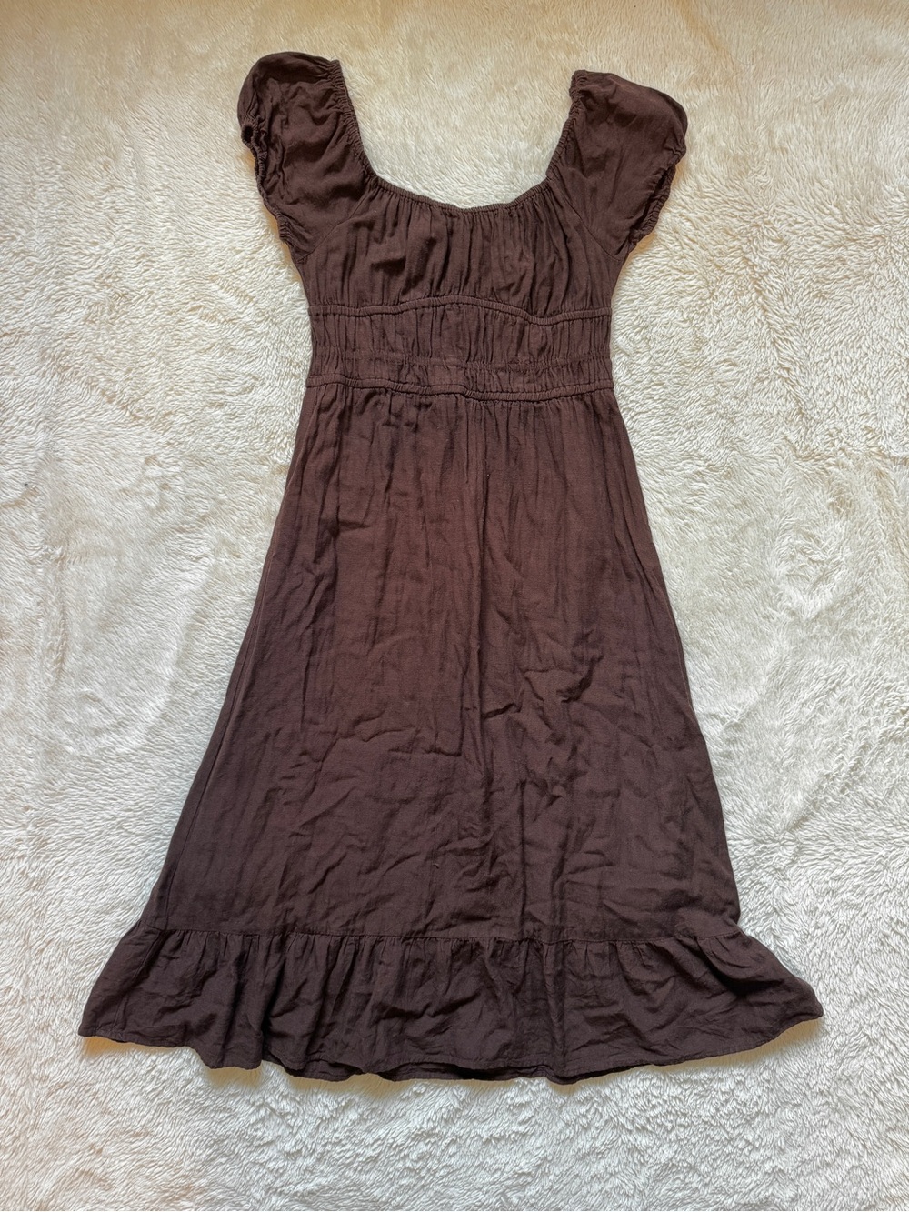 Brown Scoop Neck Midi Dress with Puff Sleeves - Picture 2 of 7